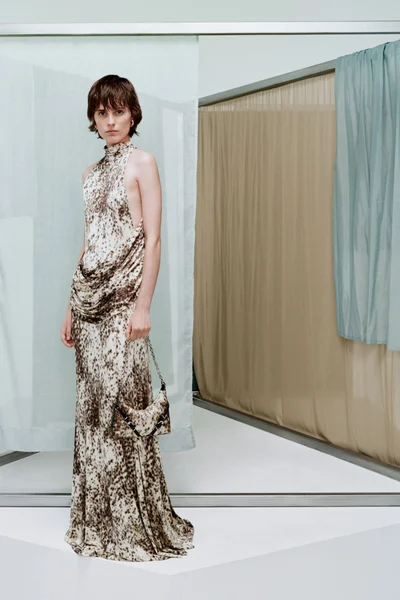 Look 16